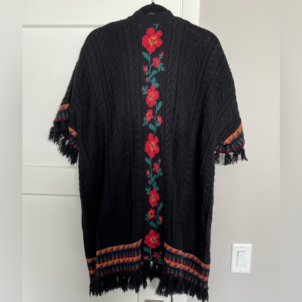 Floral knit shrug/kimono/cardigan